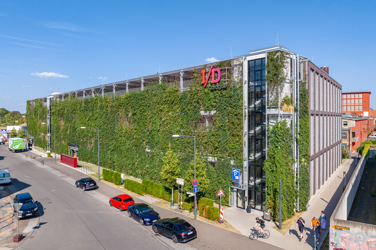 NKU Unternehmen.Machen.Klimaanpassung - Made in NRW: Fassadenbegrünung eines Parkhauses im Kölner Stadtquartier I/D Cologne