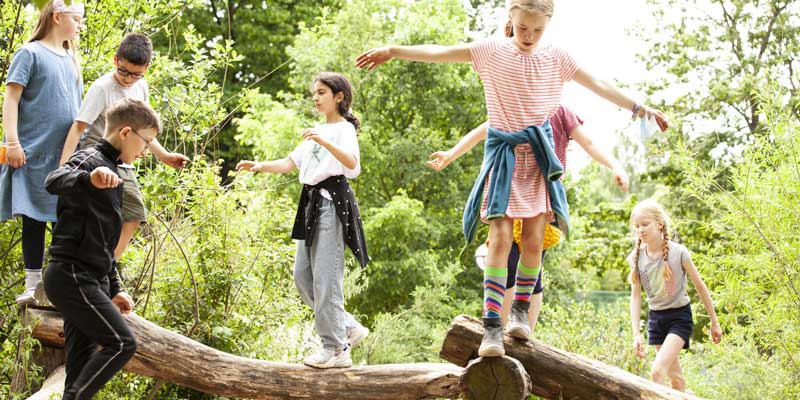 „Coole Schulhöfe“: Umweltministerium und Deutsche Umwelthilfe fördern die nächsten zehn Projekte – Schulen und ihre Träger erhalten Unterstützung für klimaangepasste und naturnahe Schulhofgestaltung 